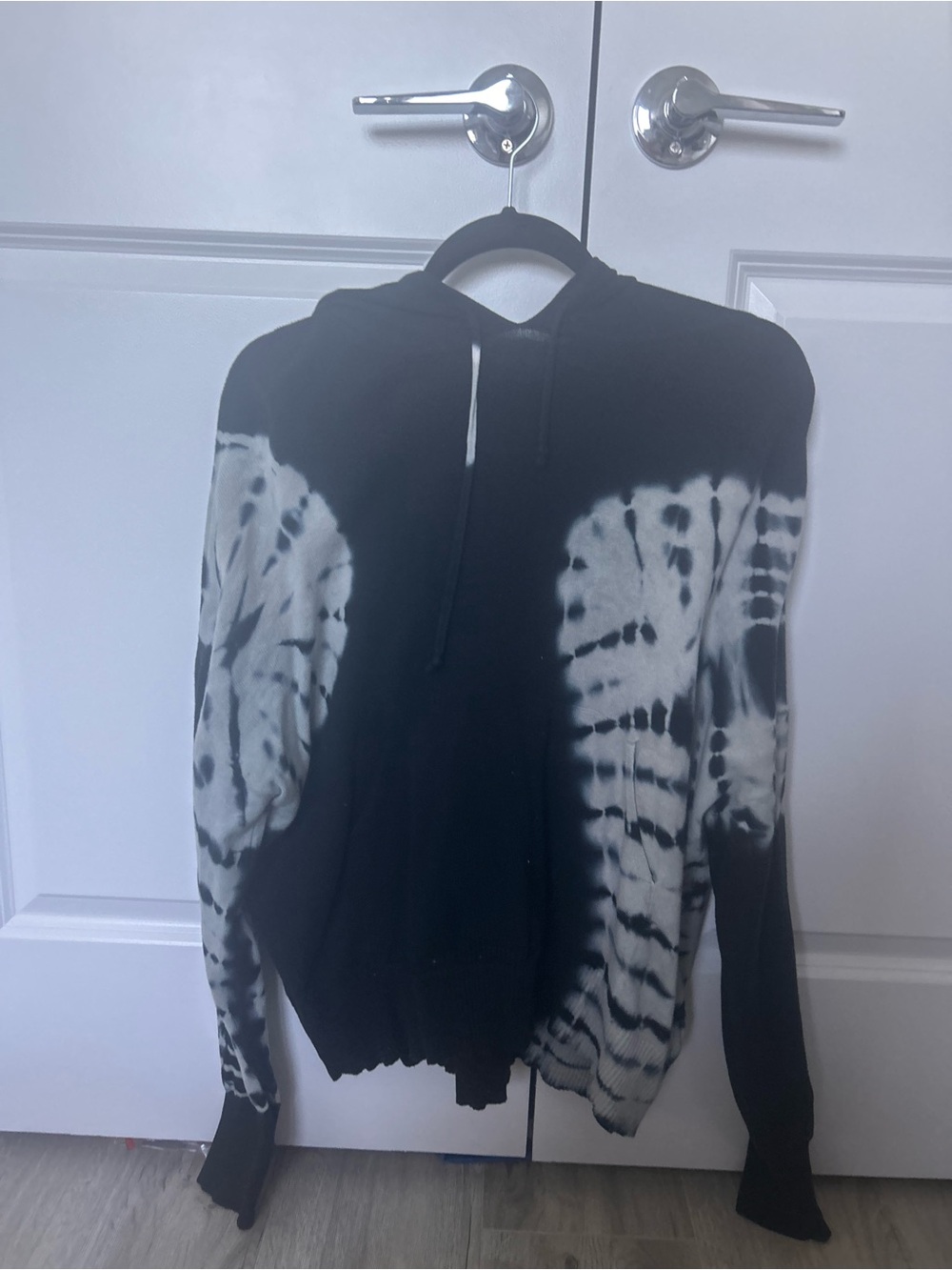 RD Style Black and White Tie-Dye Hoodie Sweater